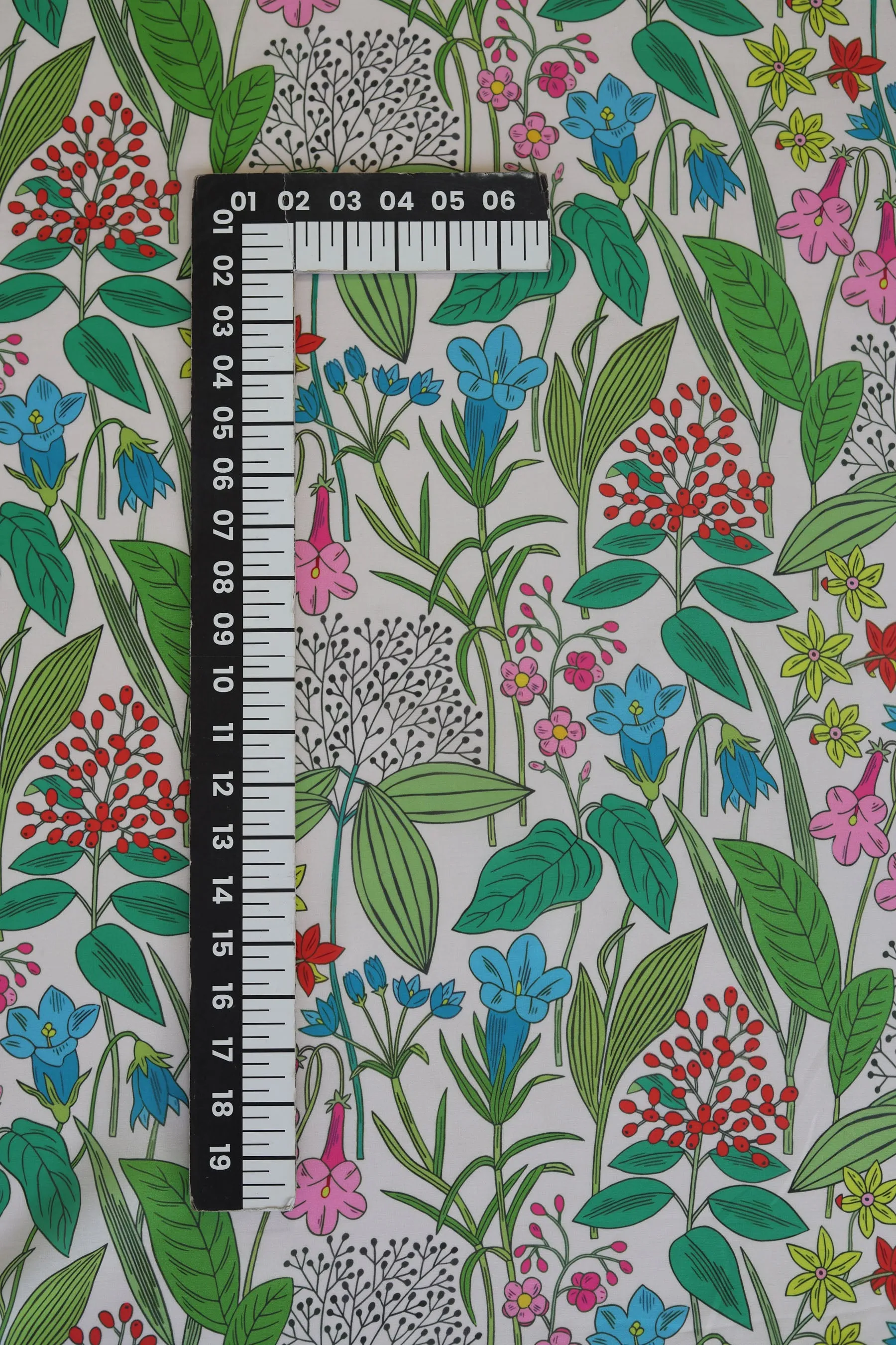 Colorful Botanical Pattern Printed Muslin Fabric