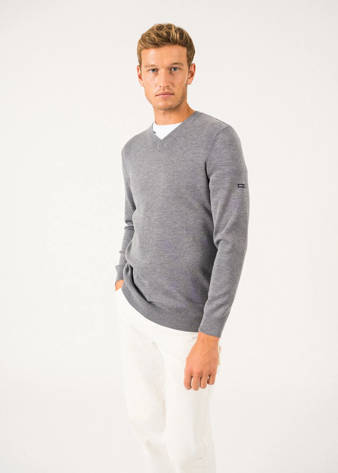 Cuirassé V neck jumper - in soft wool (GRIS)