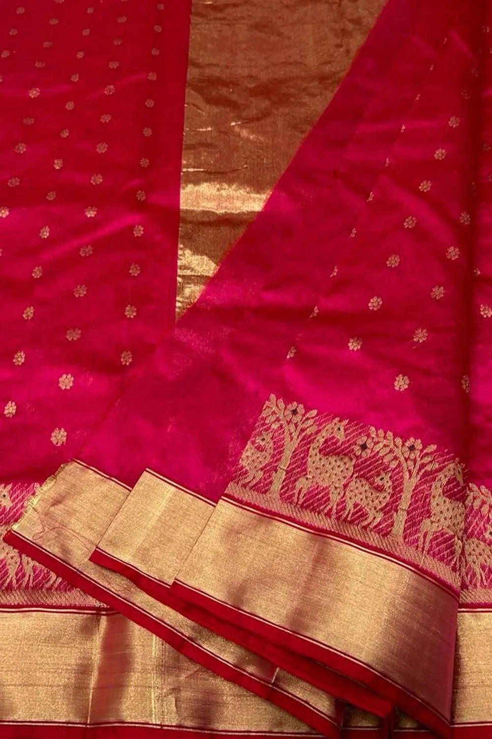 Exquisite Red Chanderi Handloom Pure Silk Saree: Timeless Elegance