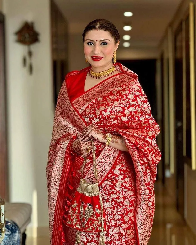 Ineffable Red Soft Silk Saree With Serendipity Blouse Piece