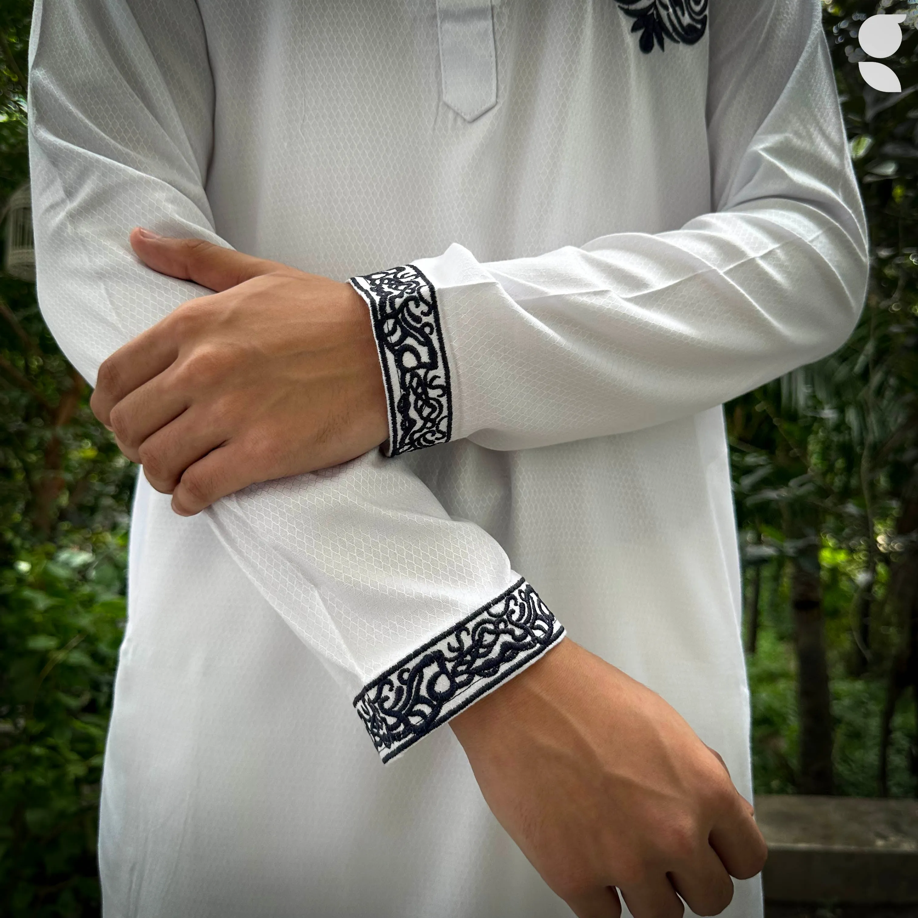 PANJABI | Elegant White | Embroidered Design