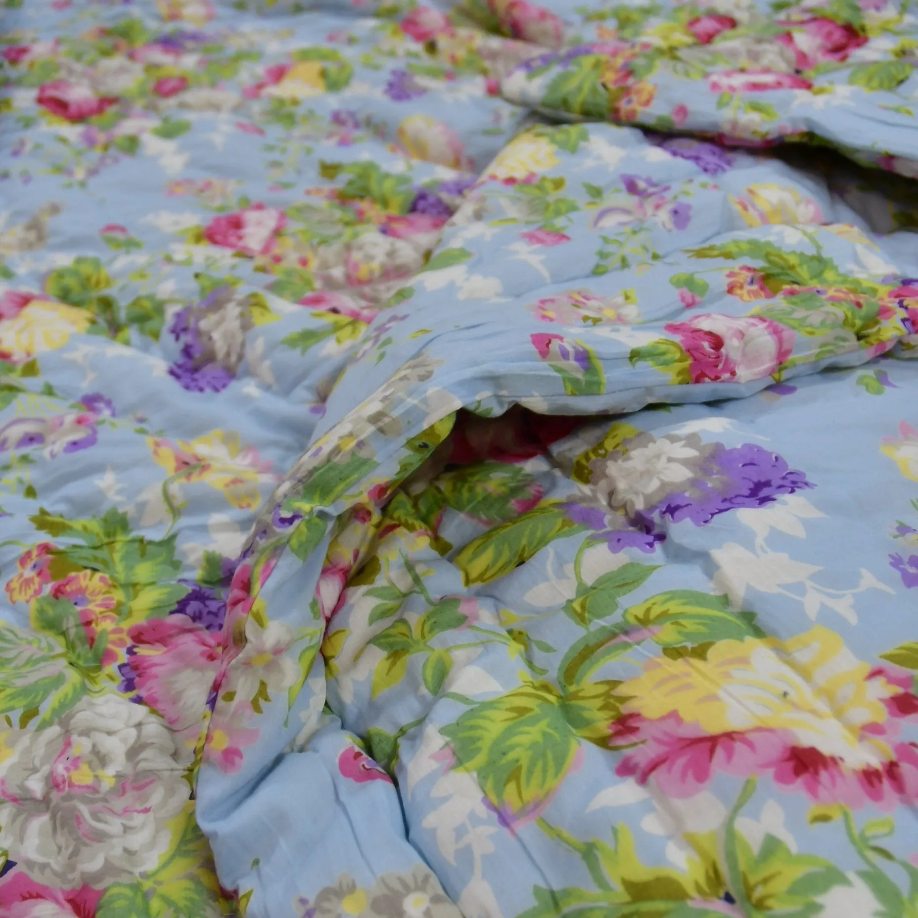 Sky Blue Floral Quilt