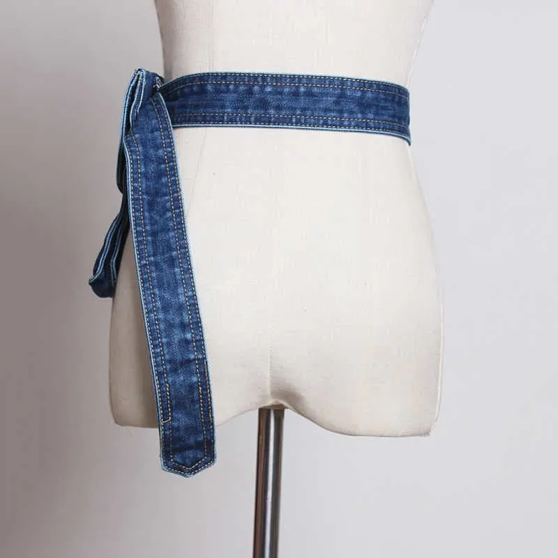 Sophisticated Pocket Belt with Denim Elegance