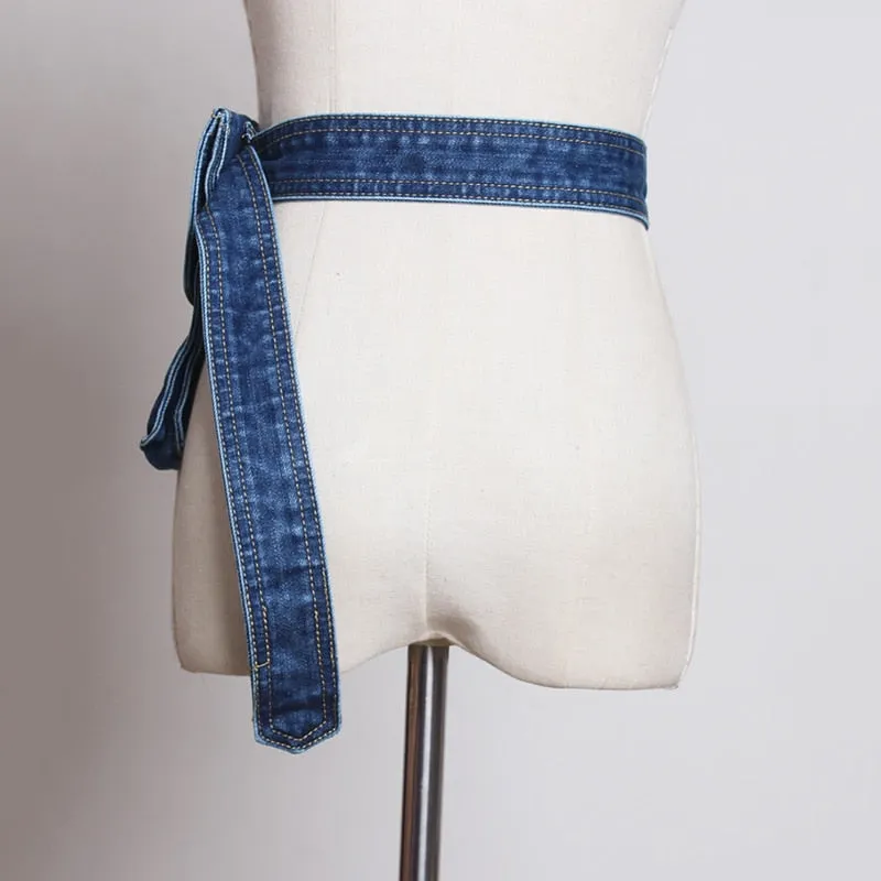 Sophisticated Pocket Belt with Denim Elegance