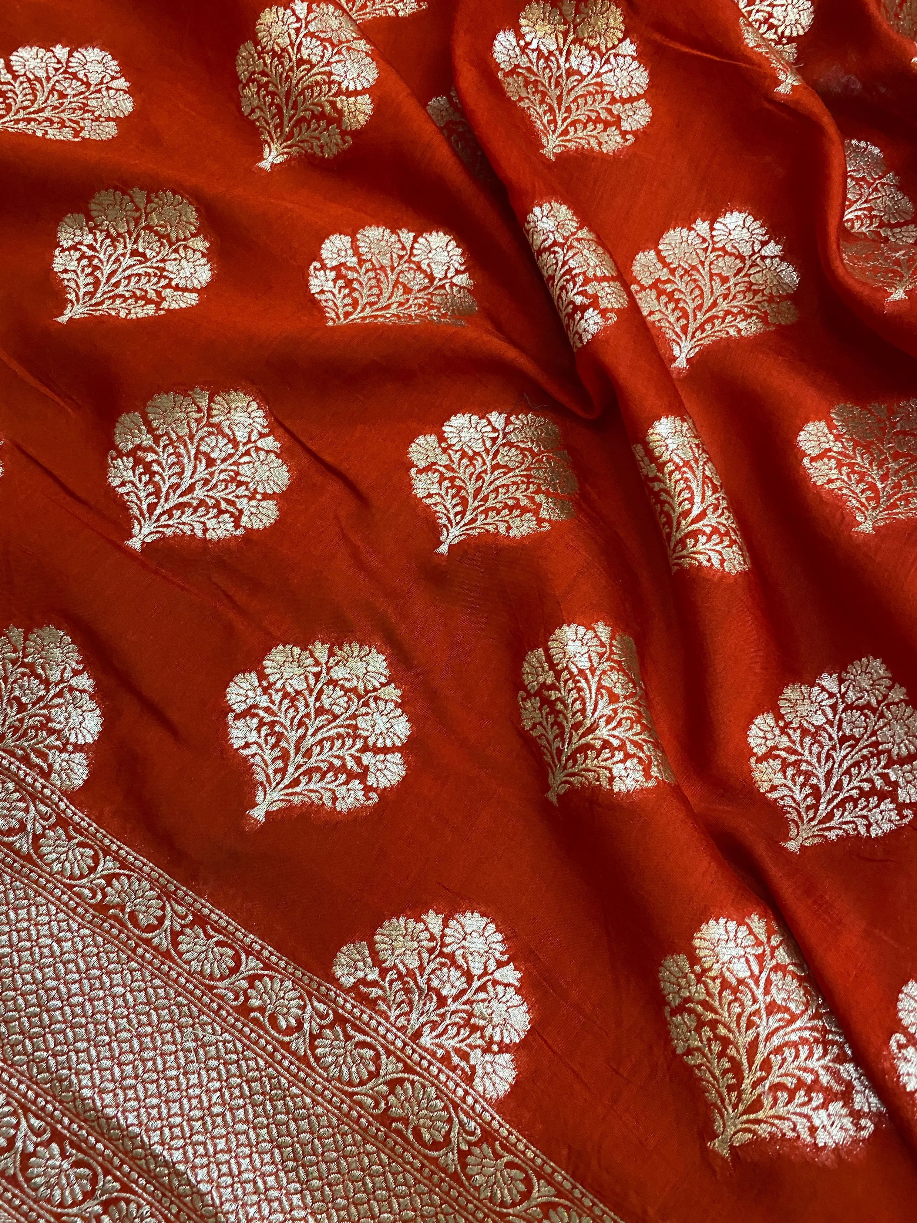 The Red Handloom Pure Moonga Silk Banarasi Saree