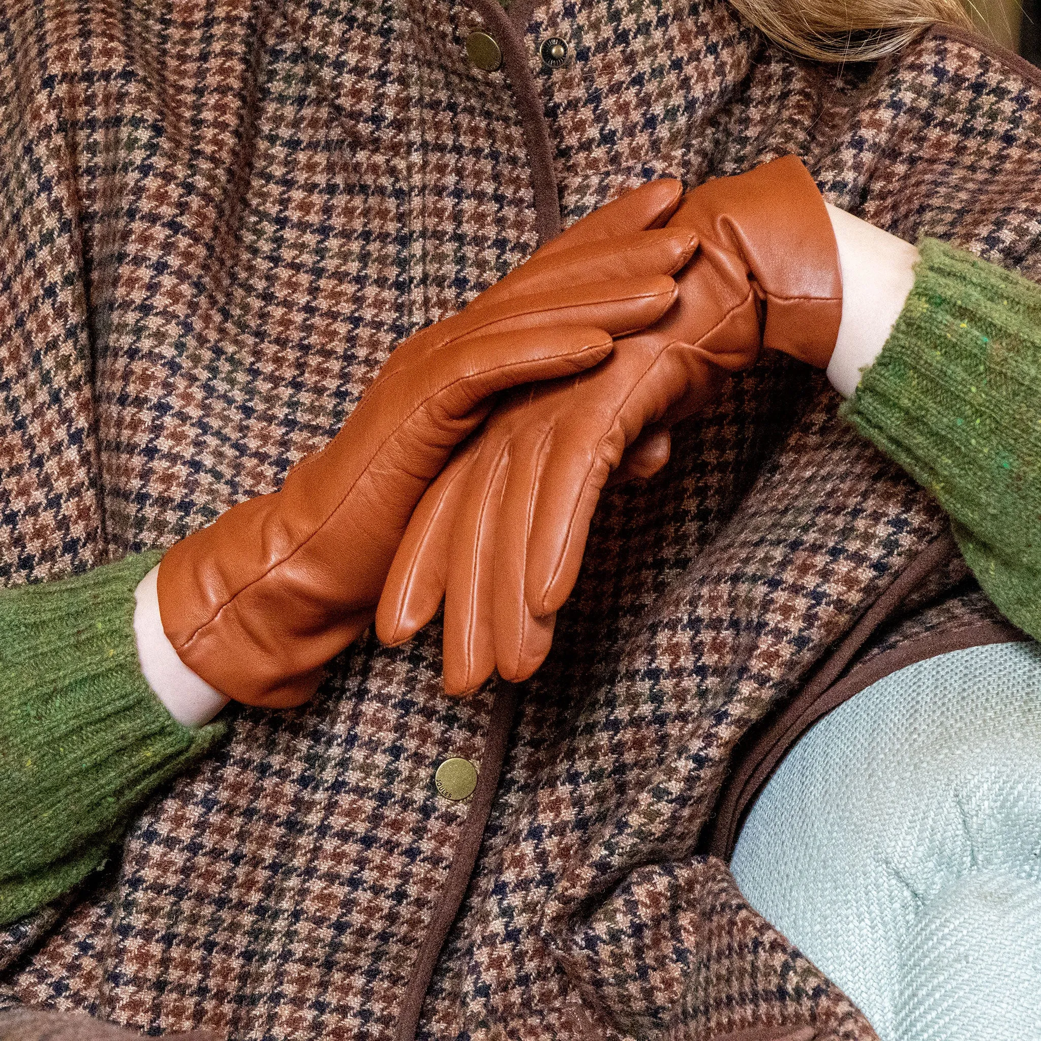 Women’s Touchscreen Three-Point Cashmere-Lined Leather Gloves